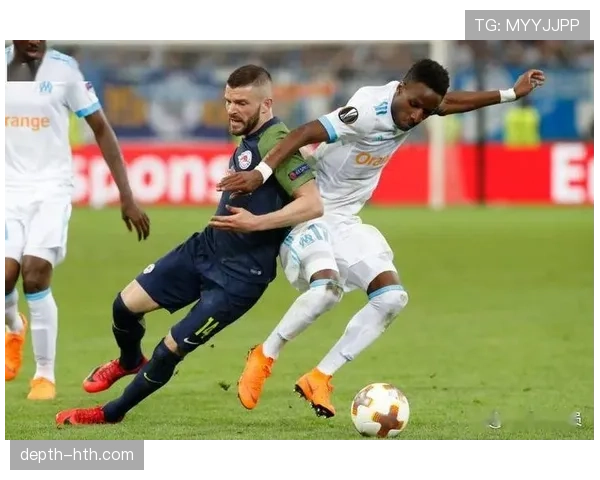 法兰克福中场新星状态回暖，助力球队重返冠军争夺战表现稳健