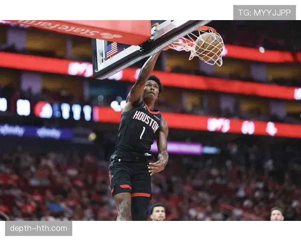 阿门·汤普森三分高效输出 拉开球队无球进攻空间